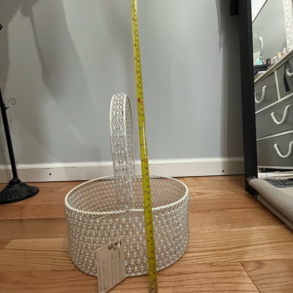 Beaded Basket white - Picture 2 of 5